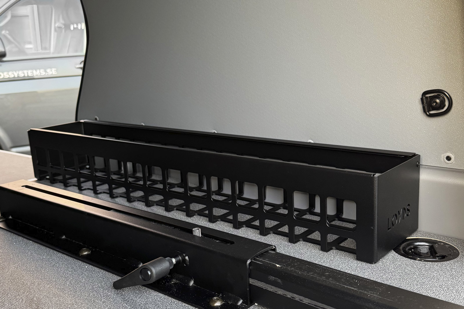 Golvbox Small med teleskopfunktion (900 – 1700 mm)