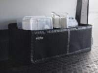 Smartbox i transportbil fylld med saker